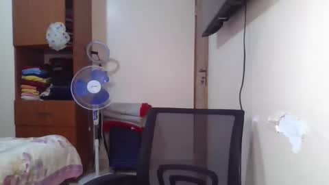 pretty_shila online show from April 25, 5:21 pm