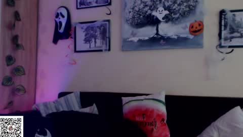 Snapshot of prettyalmaa chatting on November 1, 12:31 pm Alma online show from November 1, 12:31 pm