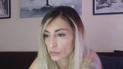 Snapshot of prettyalmaa chatting on March 1, 12:56 pm Alma online show from March 1, 12:56 pm