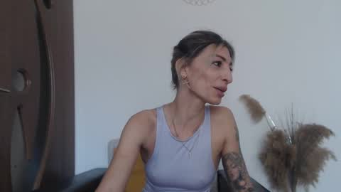 Snapshot of prettyalmaa chatting on March 5, 11:17 am Alma online show from March 5, 11:17 am