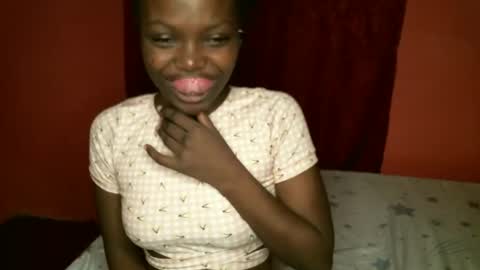 Snapshot of prettybabe02 chatting on January 18, 4:10 pm SaraCattra online show from January 18, 4:10 pm