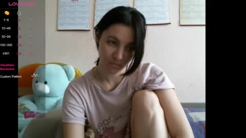 Snapshot of prettybella_7 chatting on December 13, 9:47 am Bella online show from December 13, 9:47 am
