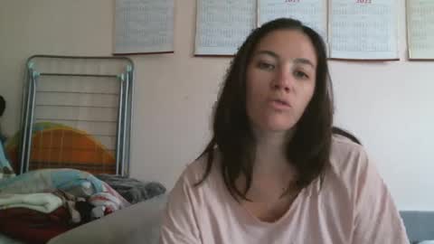 Snapshot of prettybella_7 chatting on October 6, 10:43 am Bella online show from October 6, 10:43 am