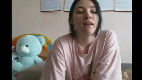 Snapshot of prettybella_7 chatting on February 13, 8:59 am Bella online show from February 13, 8:59 am