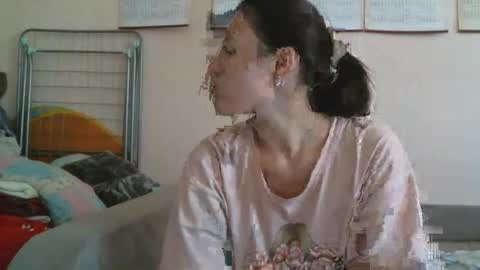 Snapshot of prettybella_7 chatting on September 30, 10:21 am Bella online show from September 30, 10:21 am