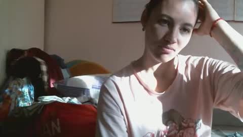 Snapshot of prettybella_7 chatting on September 18, 4:44 am Bella online show from September 18, 4:44 am