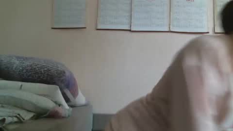 Snapshot of prettybella_7 chatting on October 13, 9:34 am Bella online show from October 13, 9:34 am