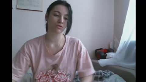 Snapshot of prettybella_7 chatting on January 9, 6:17 am Bella online show from January 9, 6:17 am