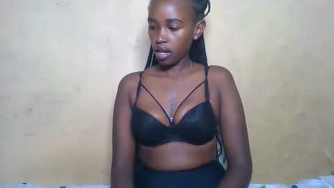 Snapshot of prettycarl_2 chatting on October 15, 5:21 am prettycarl_2 online show from October 15, 5:21 am