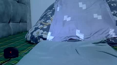 Prettiesexxy online show from February 15, 10:03 am