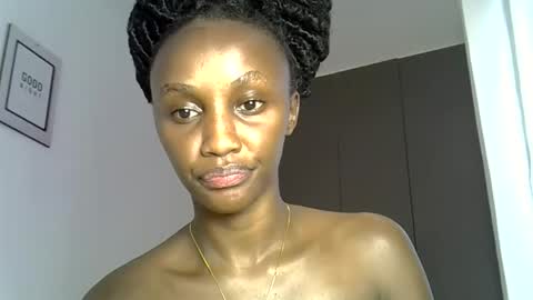 Pretty darkskin doll online show from April 21, 11:39 am