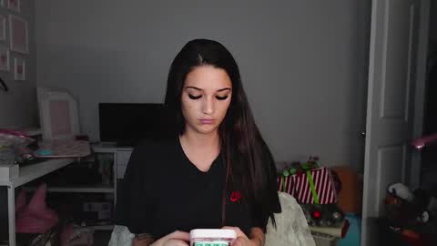 prettygirllltorii online show from January 16, 12:17 am