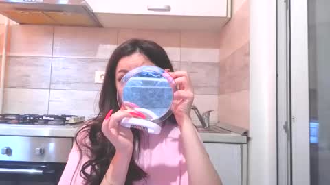 prettyjulliette online show from April 28, 12:09 pm