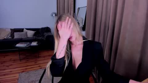 Snapshot of prettyk1ller chatting on October 15, 12:13 am Eva online show from October 15, 12:13 am