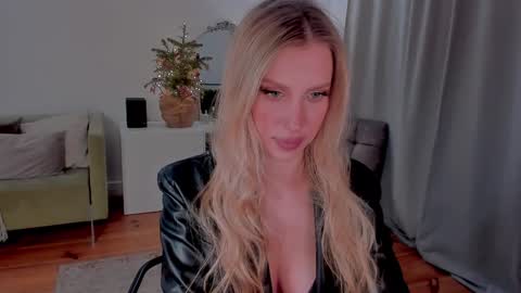 Snapshot of prettyk1ller chatting on December 12, 12:05 am Eva online show from December 12, 12:05 am