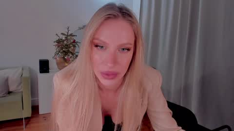 Snapshot of prettyk1ller chatting on December 20, 10:54 pm Eva online show from December 20, 10:54 pm
