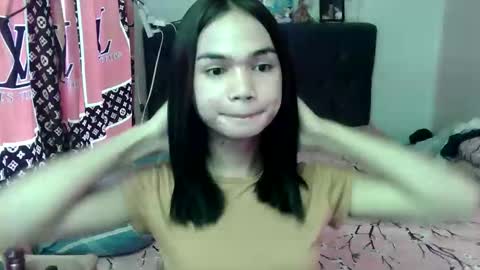 prettykhelcy online show from June 7, 2:40 am