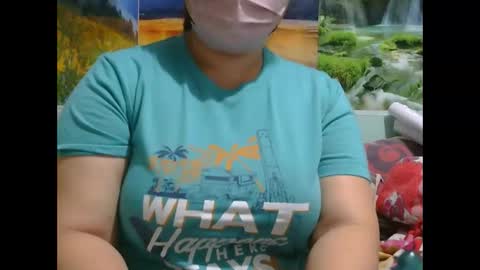 Snapshot of prettynhing chatting on October 9, 1:15 pm Nhing online show from October 9, 1:15 pm
