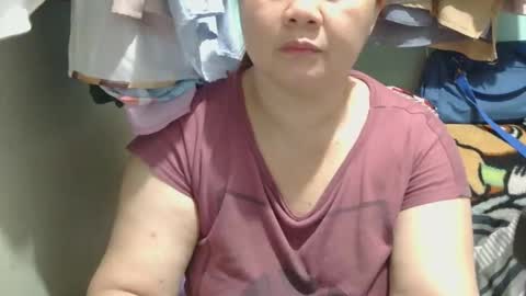 Snapshot of prettynhing chatting on February 23, 3:18 am Nhing online show from February 23, 3:18 am