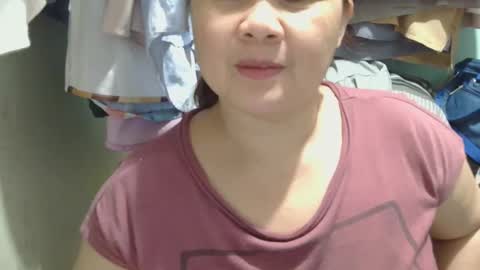 Snapshot of prettynhing chatting on February 22, 3:53 pm Nhing online show from February 22, 3:53 pm