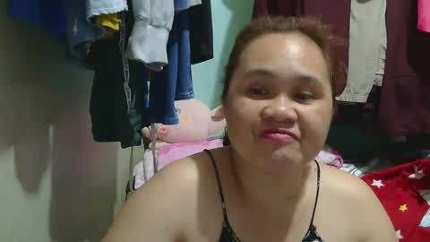 Snapshot of prettynhing chatting on February 10, 2:16 pm Nhing online show from February 10, 2:16 pm