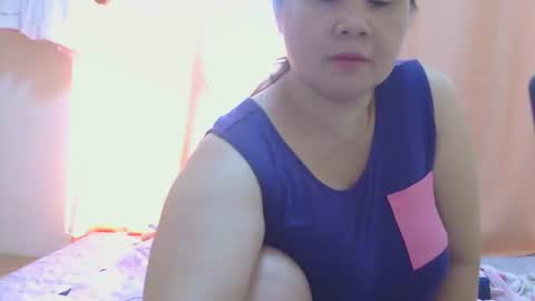 Snapshot of prettynhing chatting on September 20, 2:54 am Nhing online show from September 20, 2:54 am