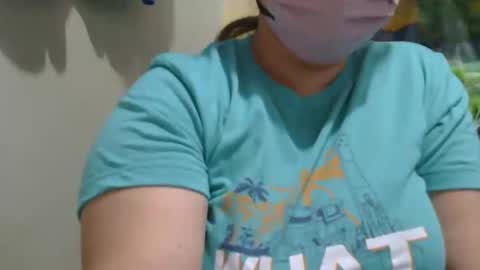Snapshot of prettynhing chatting on October 6, 2:01 pm Nhing online show from October 6, 2:01 pm