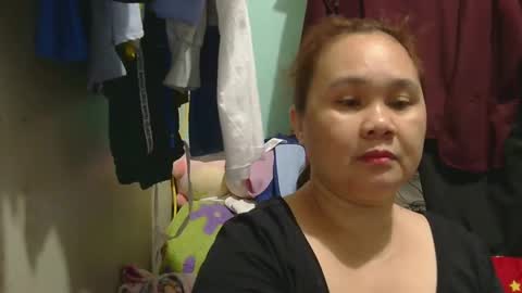 Snapshot of prettynhing chatting on February 15, 1:10 am Nhing online show from February 15, 1:10 am
