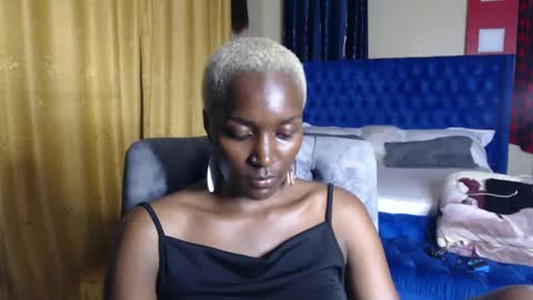 Snapshot of prettyquee chatting on January 11, 7:27 pm sasha online show from January 11, 7:27 pm