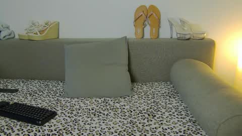 prettyvanessa online show from March 27, 8:26 am