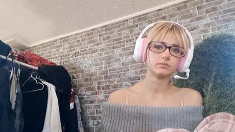 Stella online show from March 26, 10:06 am