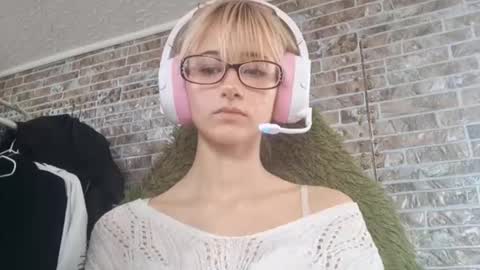 Stella online show from March 25, 9:56 am