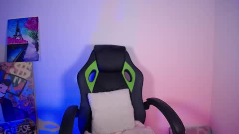 Emily online show from April 20, 11:08 pm