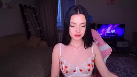 princessamira1 online show from April 25, 1:41 pm
