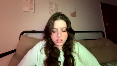 Snapshot of princesslaylaa chatting on October 14, 5:54 am princessviccxo online show from October 14, 5:54 am