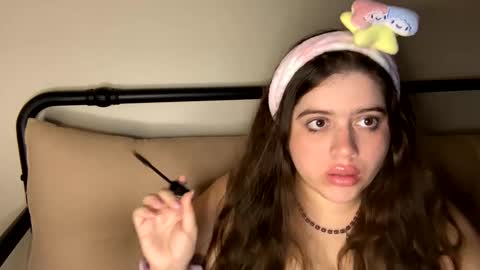 Snapshot of princesslaylaa chatting on December 7, 4:42 am princessviccxo online show from December 7, 4:42 am