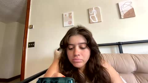 Snapshot of princesslaylaa chatting on September 21, 3:32 pm princessviccxo online show from September 21, 3:32 pm