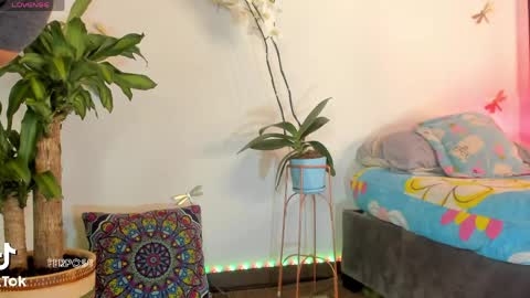 princessluna_14 online show from April 27, 9:12 pm