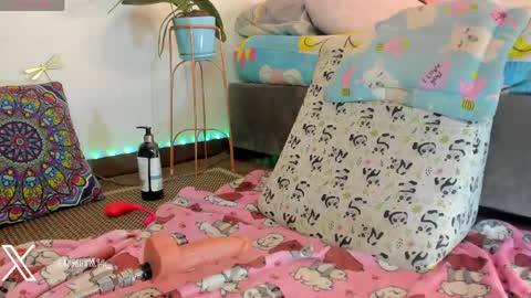 princessluna_14 online show from April 28, 2:27 am