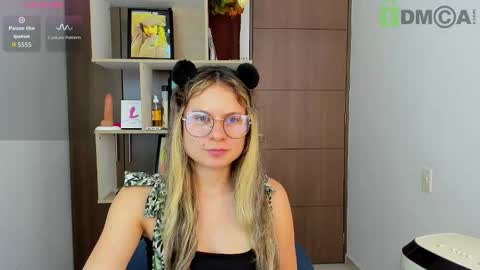 princessmariana25 online show from October 18, 8:54 pm