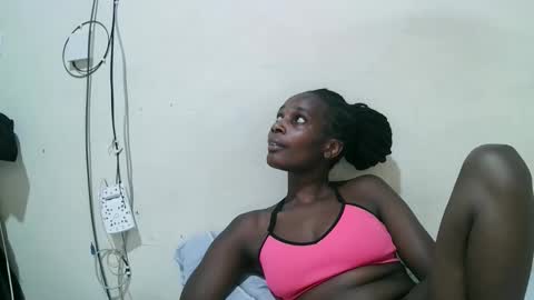 pritty_amber online show from April 26, 4:38 pm