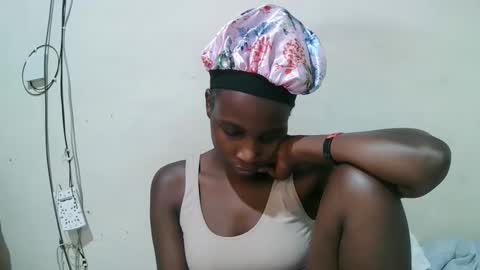 pritty_amber online show from April 21, 2:51 am