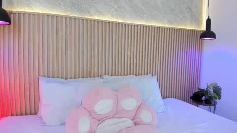 Profana Red online show from March 8, 2:10 pm