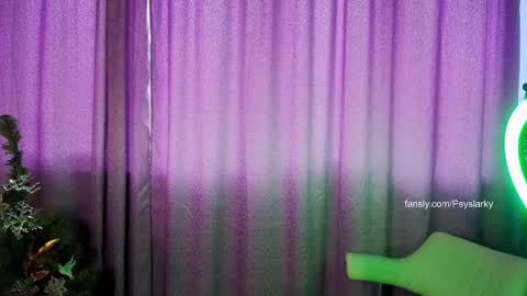 Snapshot of psyheya chatting on December 26, 7:35 am LUCY -----    online show from December 26, 7:35 am