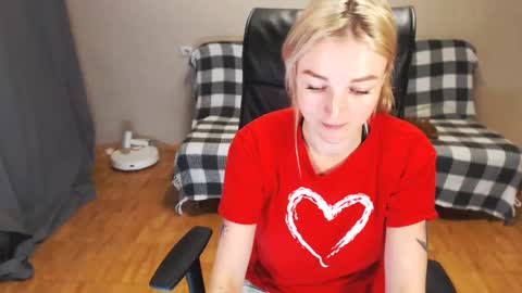 Polly online show from December 28, 3:26 pm