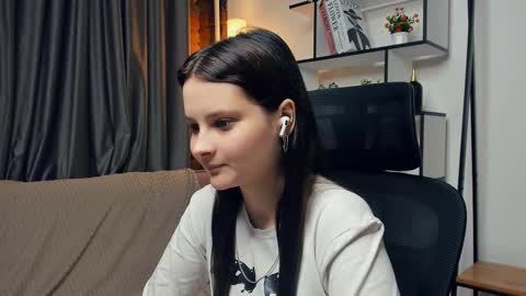 Snapshot of puremelody chatting on October 8, 9:52 pm puremelody online show from October 8, 9:52 pm