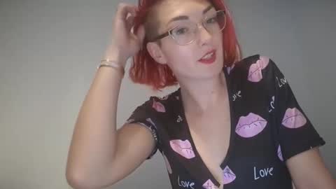 Snapshot of purplerainn69 chatting on January 22, 5:59 pm PurpleRainn69 Dina online show from January 22, 5:59 pm