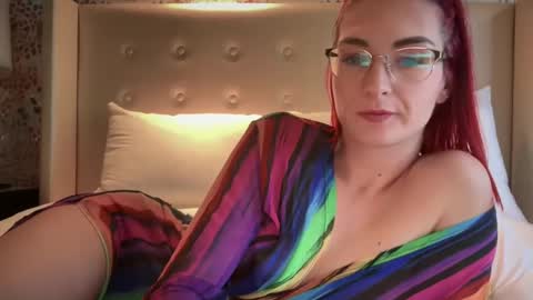 Snapshot of purplerainn69 chatting on February 24, 9:31 pm PurpleRainn69 Dina online show from February 24, 9:31 pm
