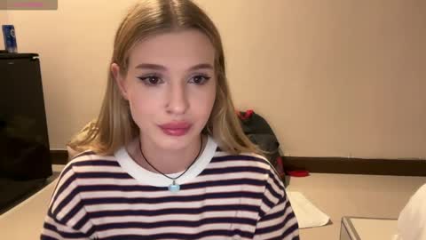 Lina online show from April 3, 11:03 pm