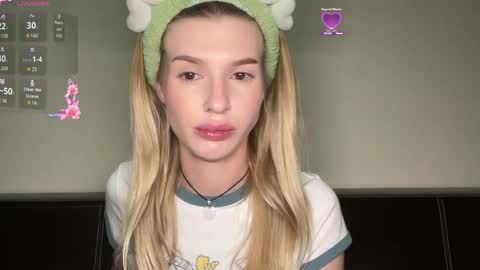 Lina online show from April 23, 9:06 pm